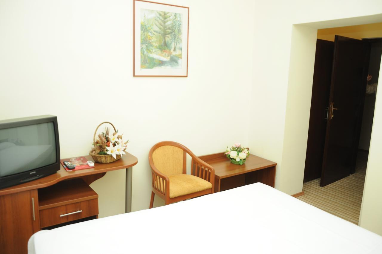 Hotel Shirok Sokak Bitola Buitenkant foto
